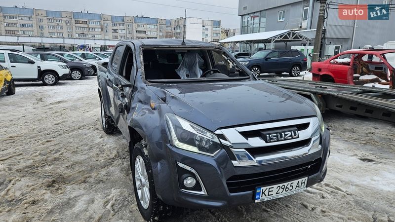 isuzu d-max 2020 — VIN MPATFS87JLT000136